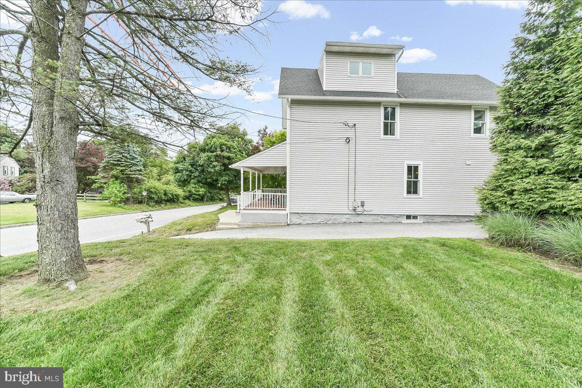 204 S Pennell Road photo 3