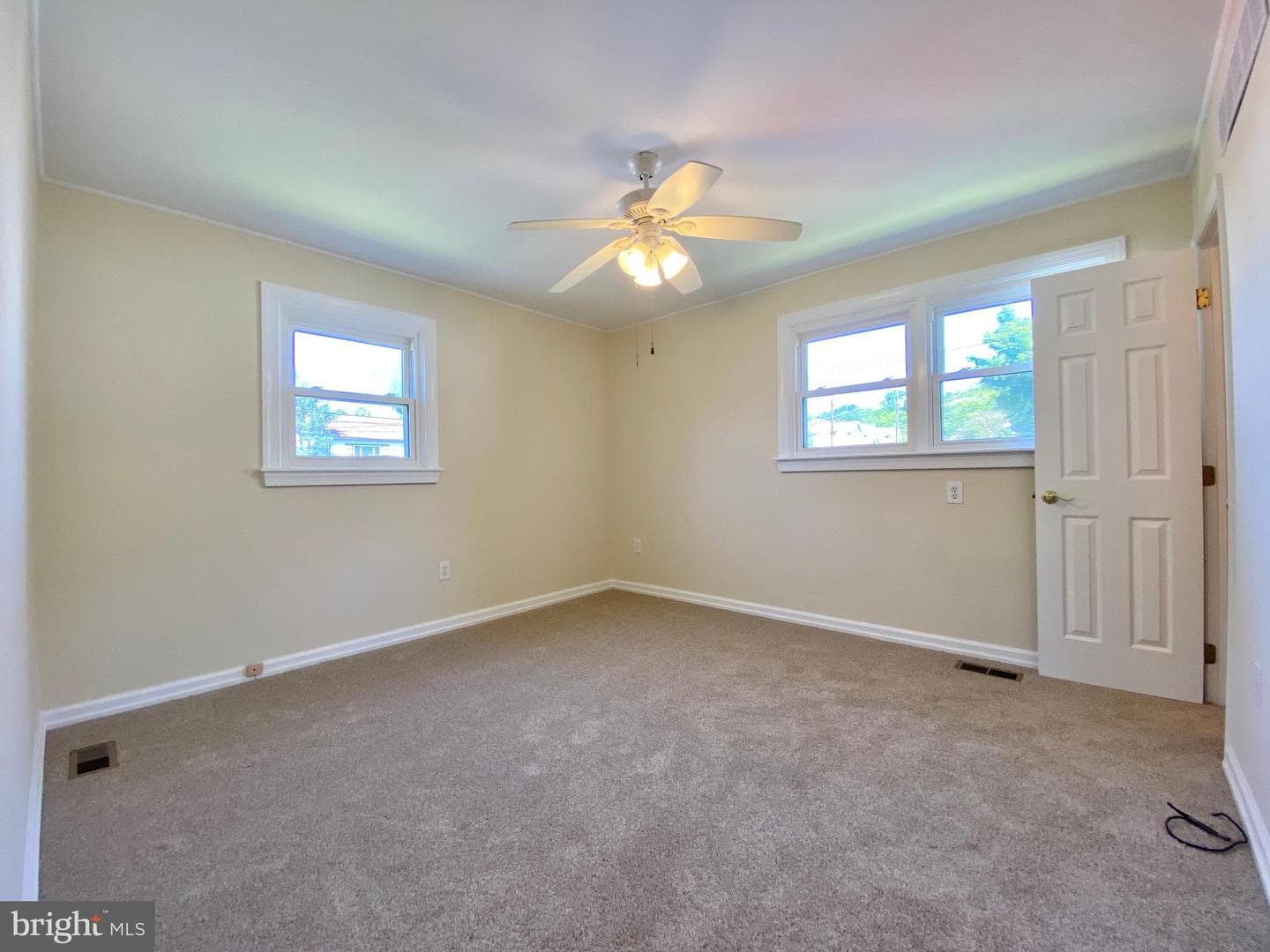 227 Elm Avenue photo 11