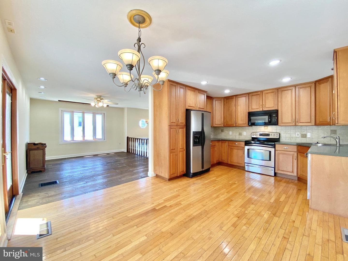 227 Elm Avenue photo 3