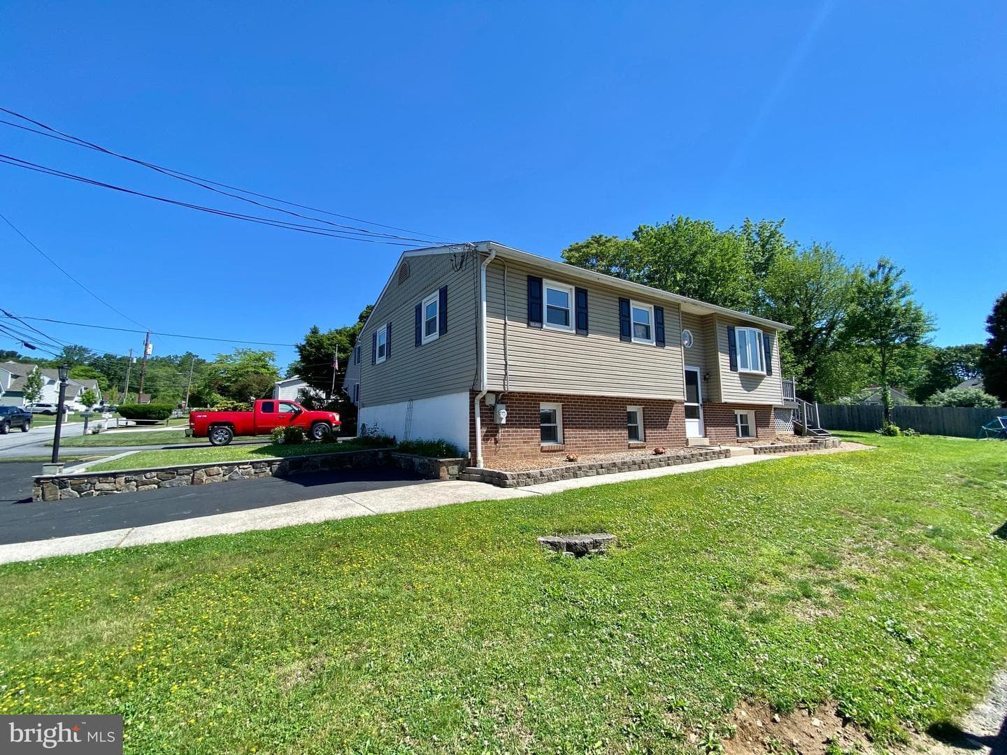 227 Elm Avenue photo 34