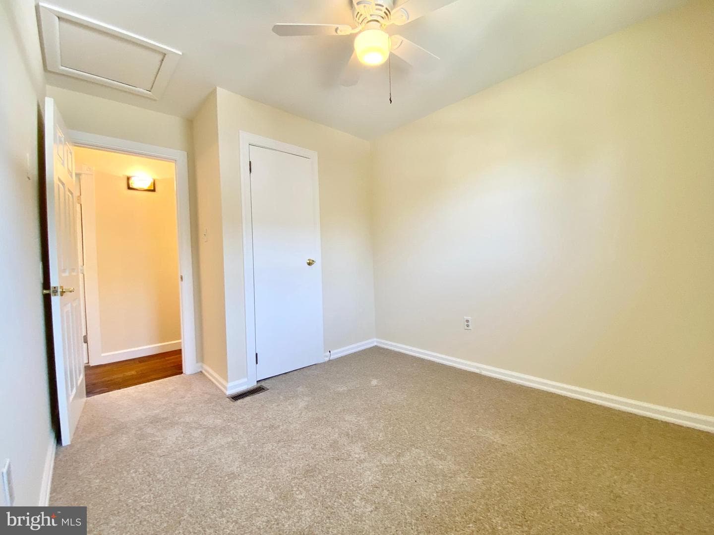 227 Elm Avenue photo 36