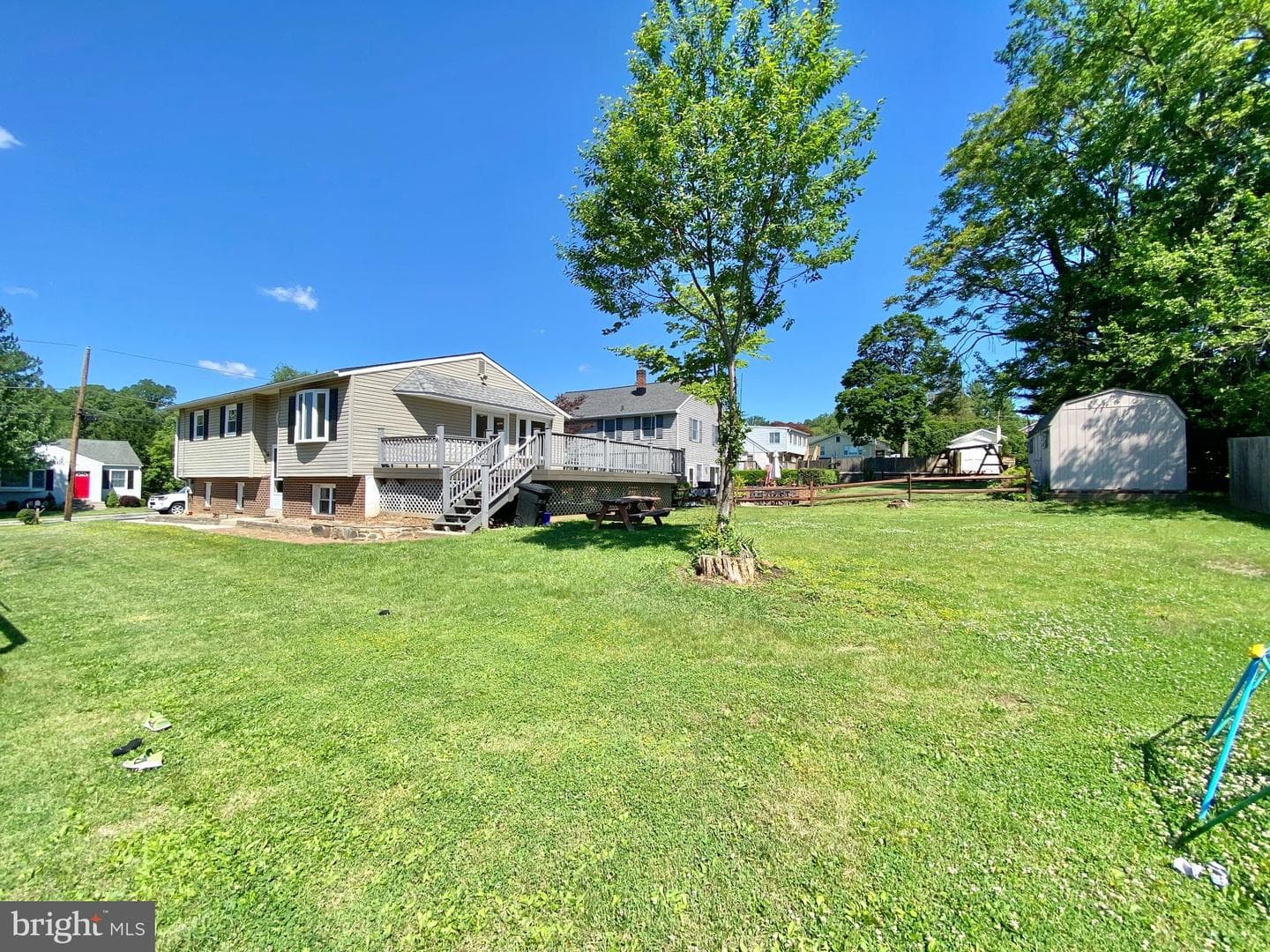 227 Elm Avenue photo 5