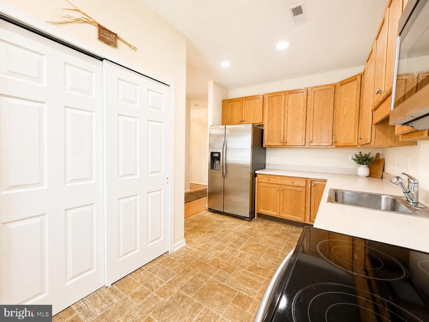 1648 Parkview Court photo 5