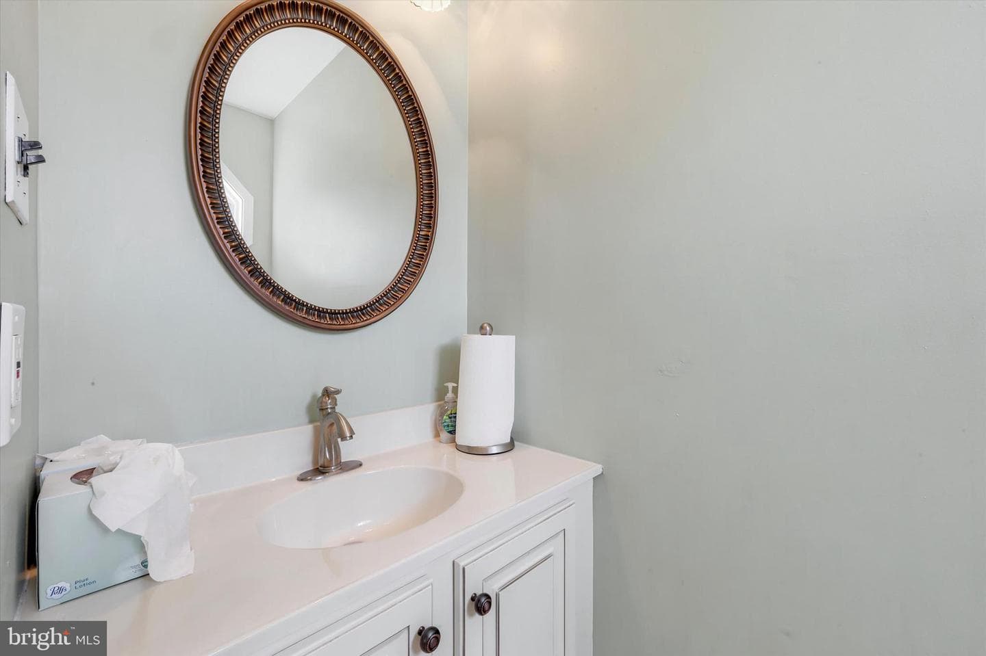 552 Heather Ln photo 11