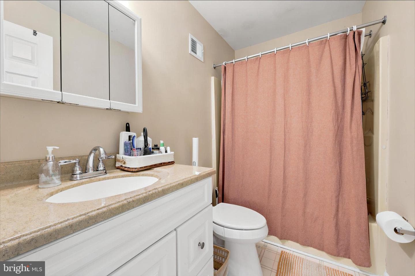 552 Heather Ln photo 16