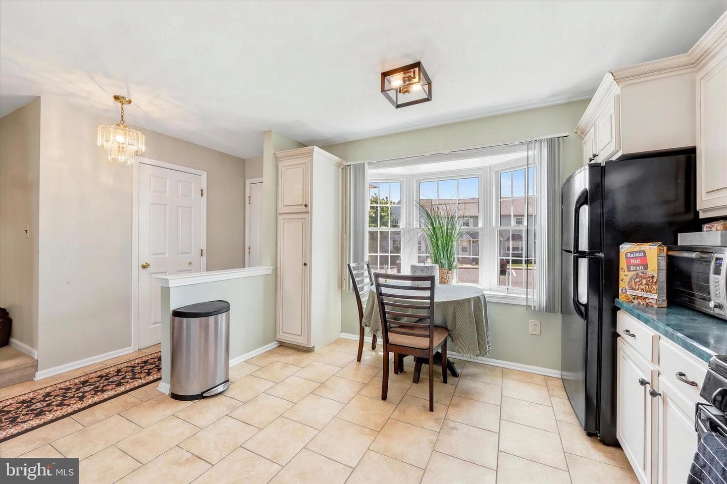 552 Heather Ln photo 5