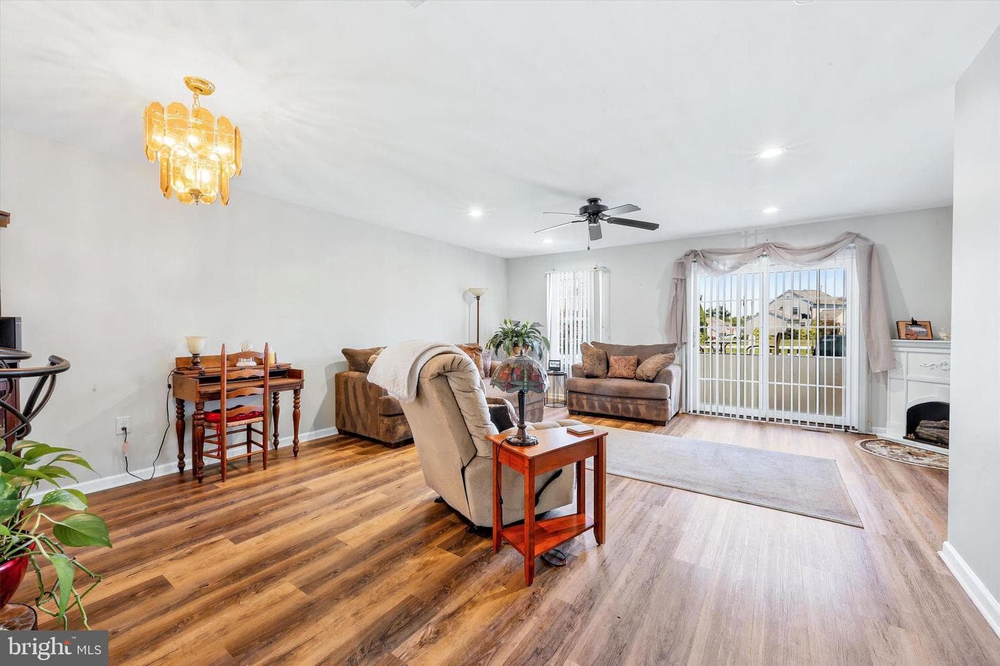 552 Heather Ln photo 7