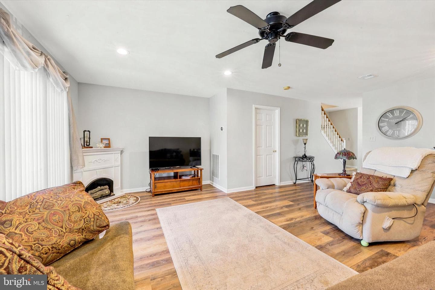 552 Heather Ln photo 9