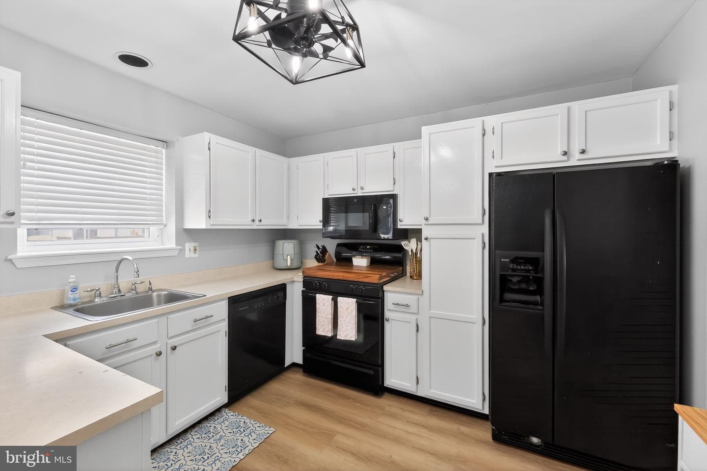 56 Victoria Drive photo 9