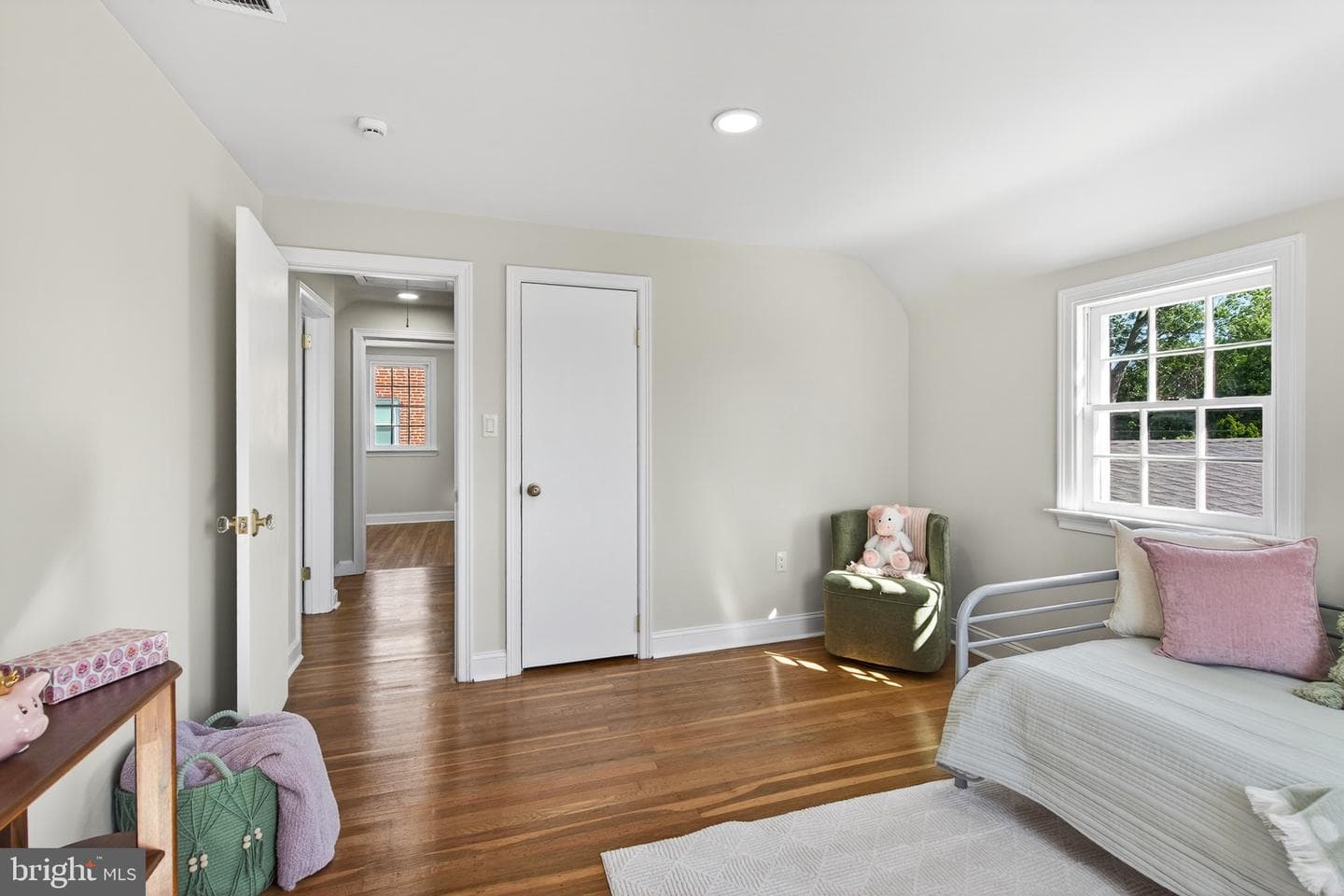 542 Stanbridge Road photo 28
