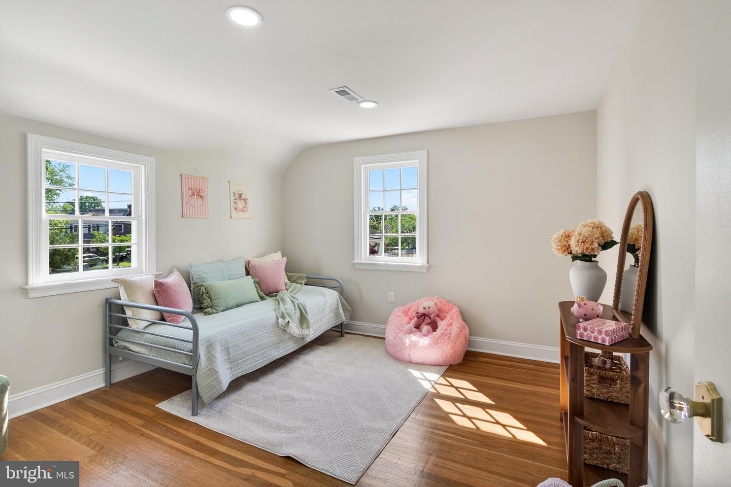 542 Stanbridge Road photo 29