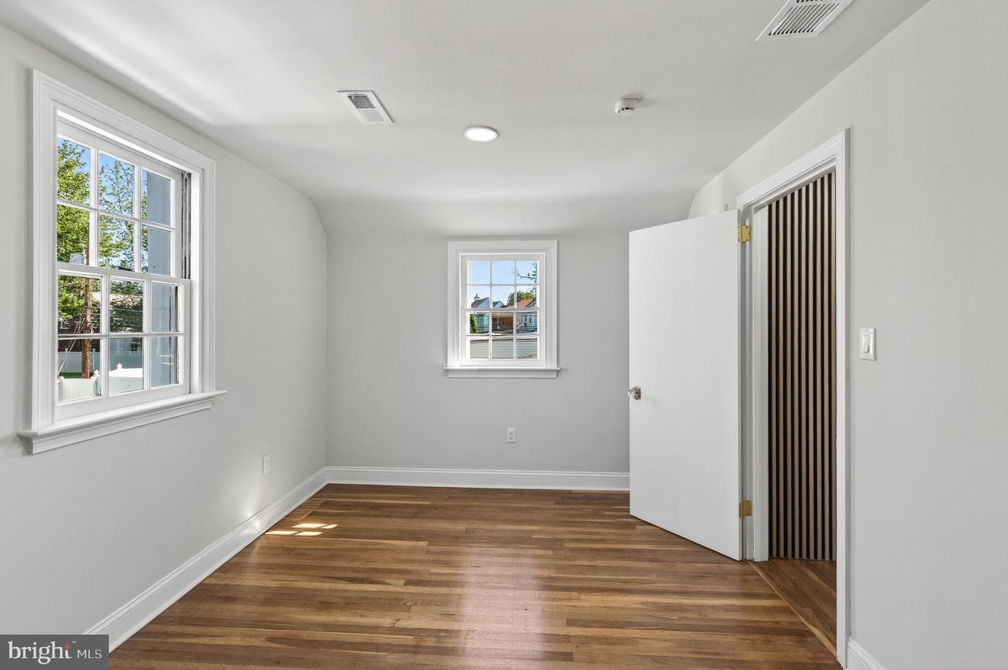 542 Stanbridge Road photo 33