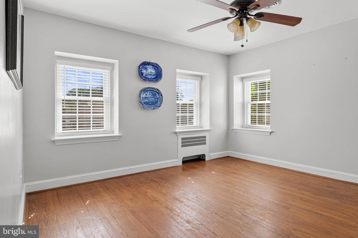 105 N Drexel Avenue photo 40