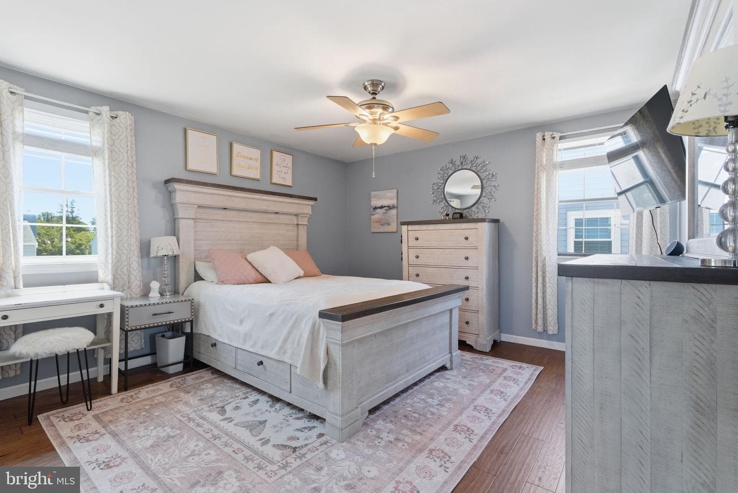 327 Greenbriar photo 15