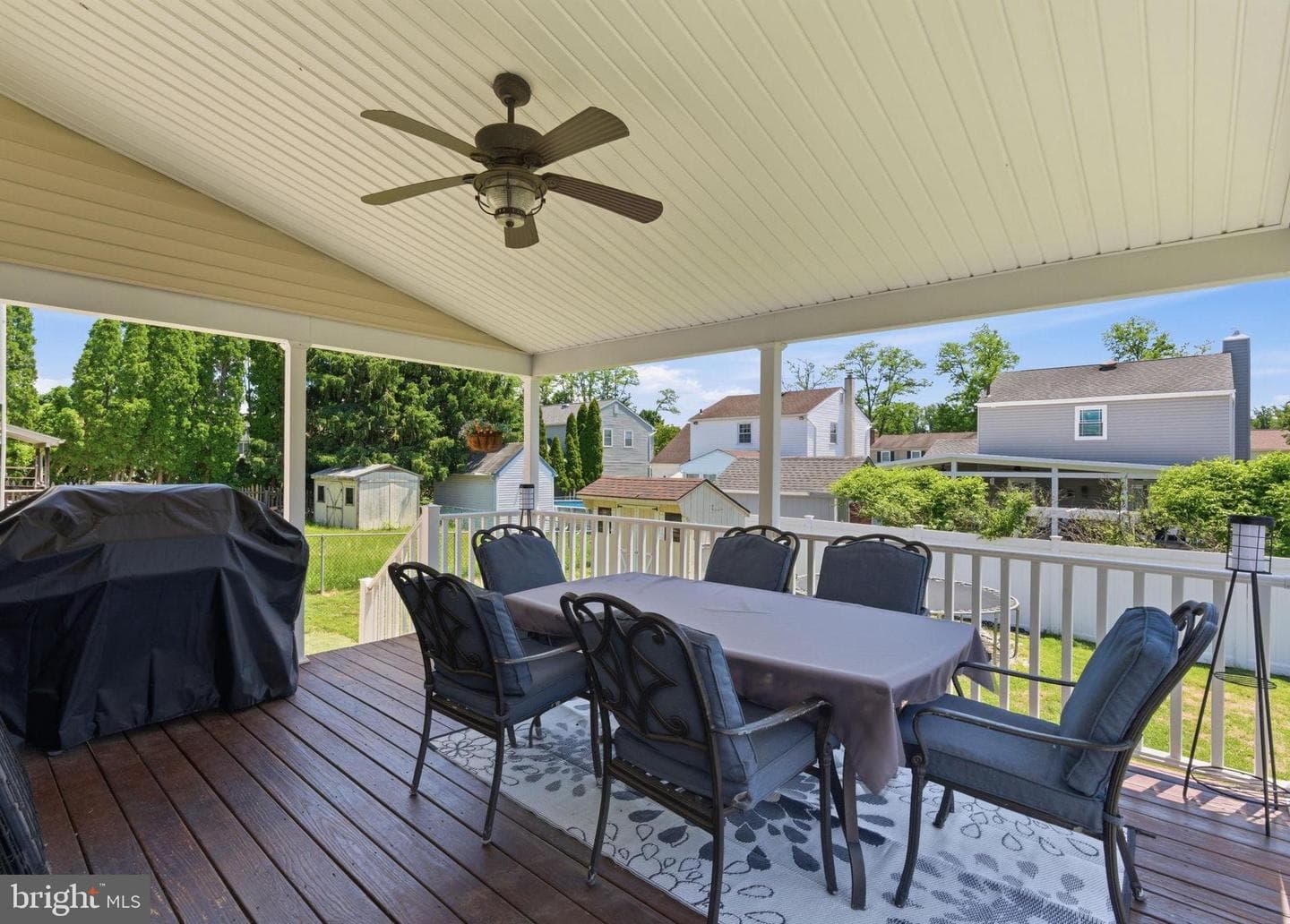 327 Greenbriar photo 21