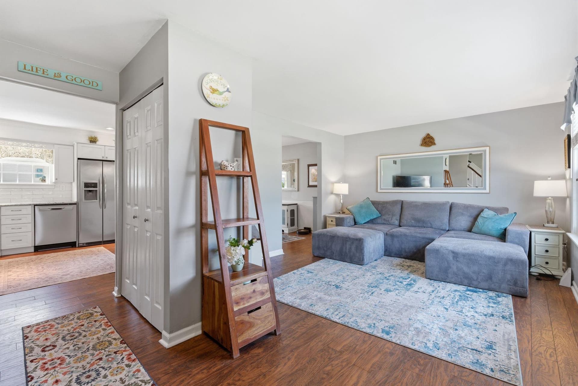 327 Greenbriar photo 3