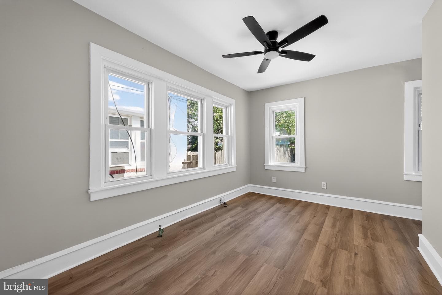 37 E Mowry Street photo 13