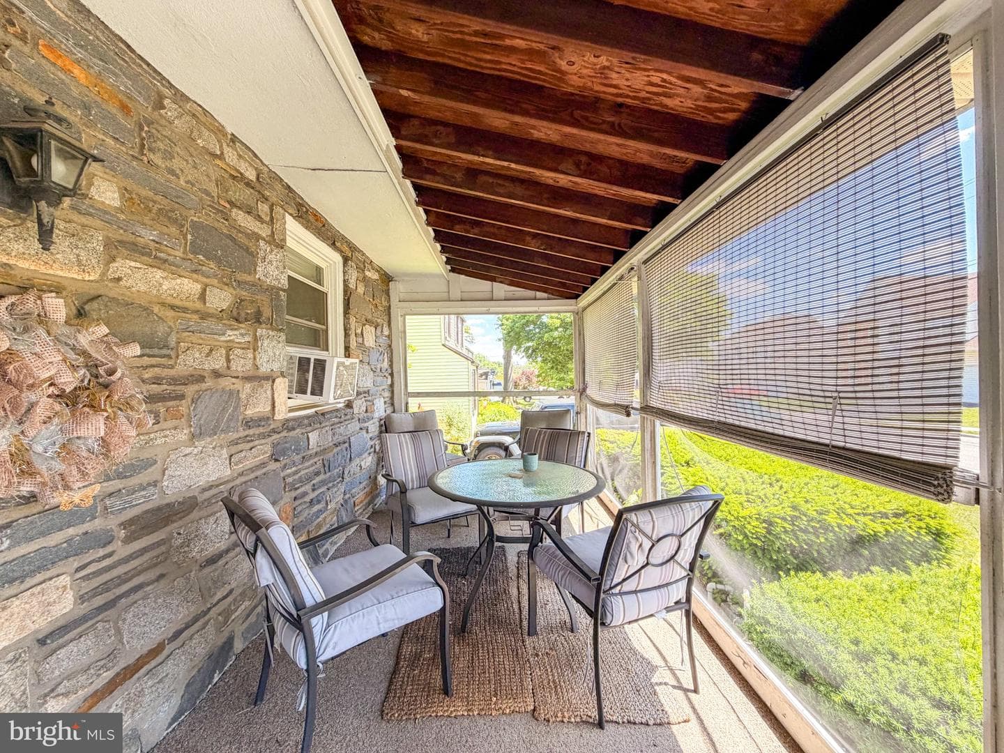 646 Amosland Road photo 11