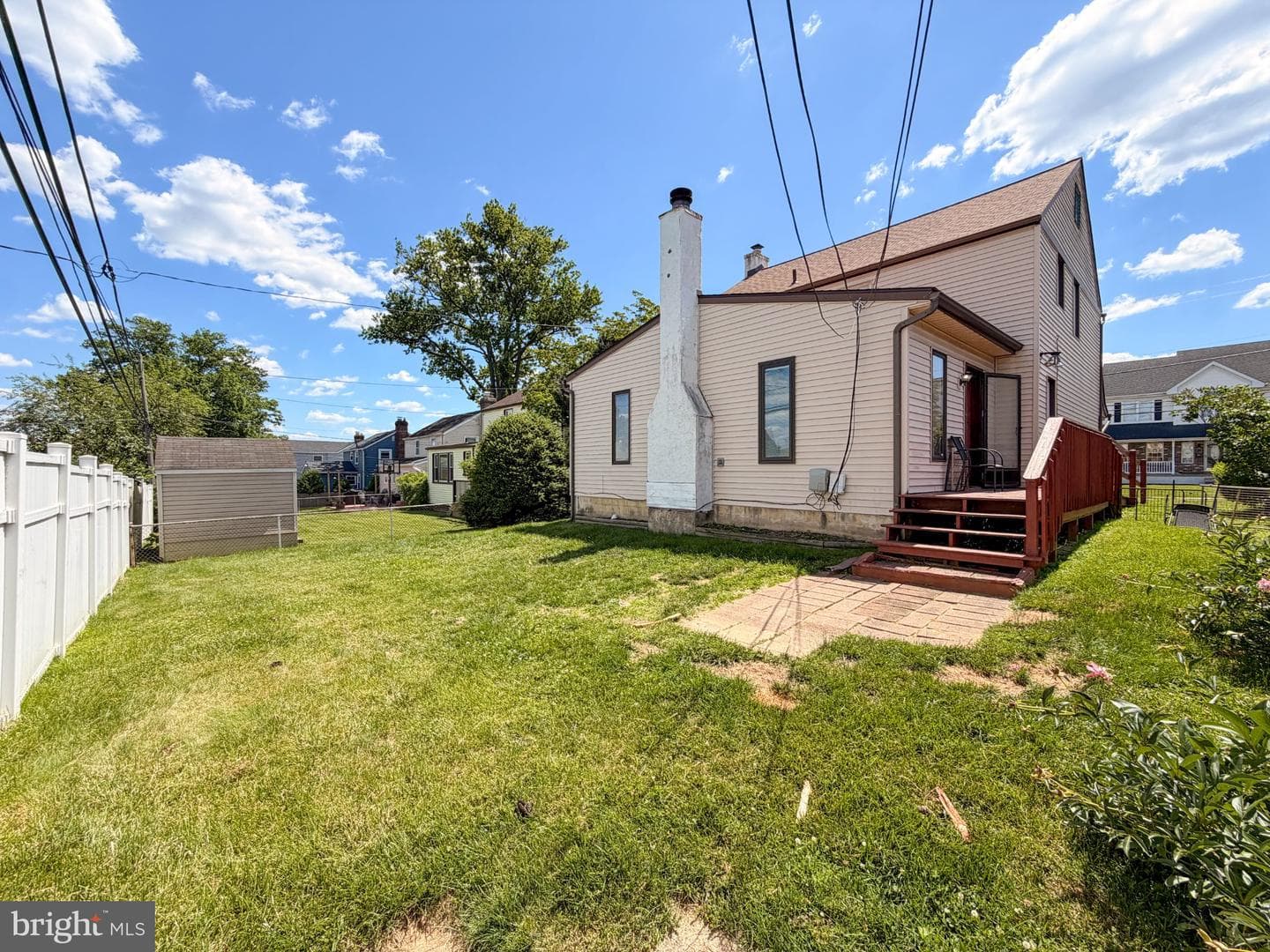 646 Amosland Road photo 9