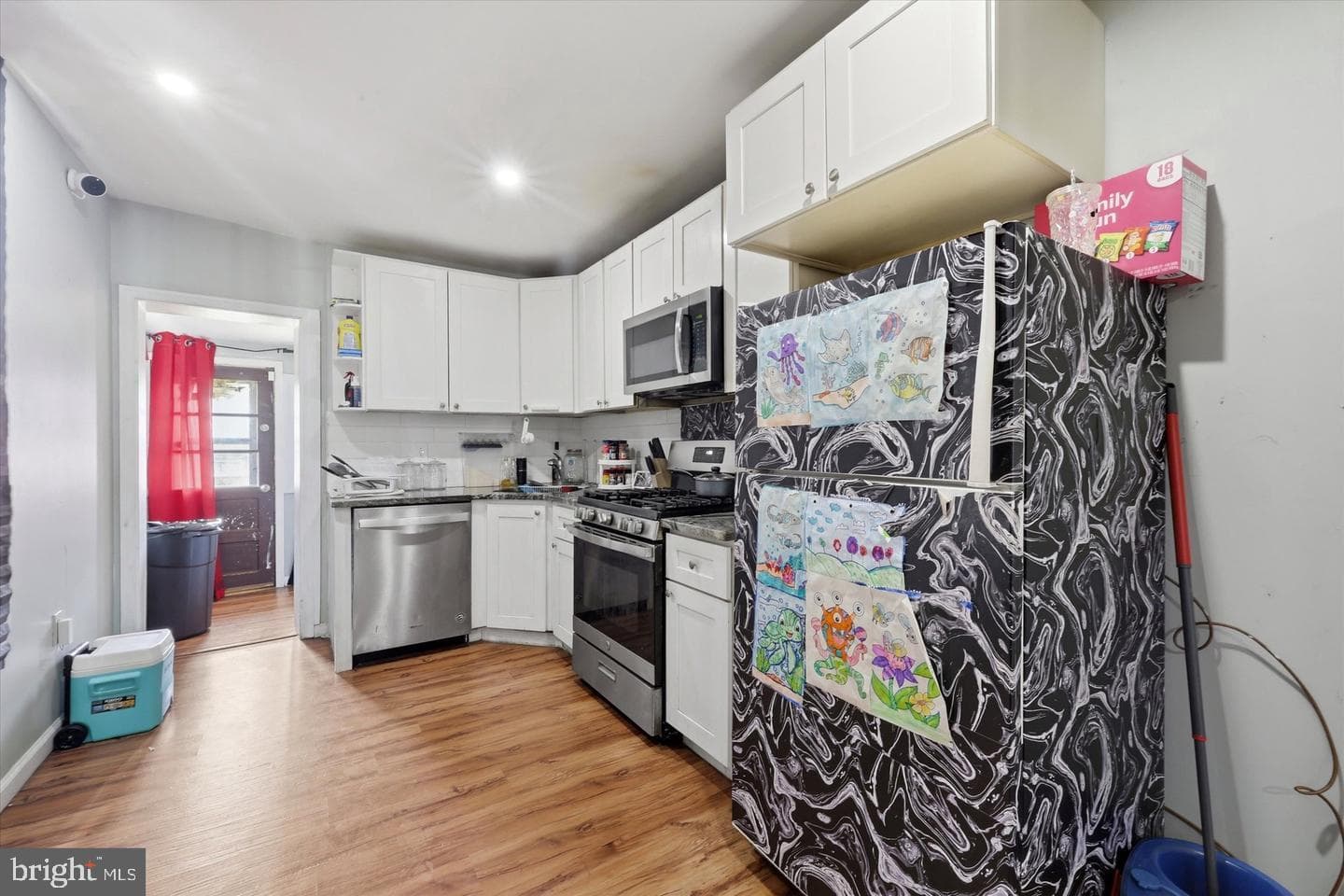1121 E 11th Street photo 4