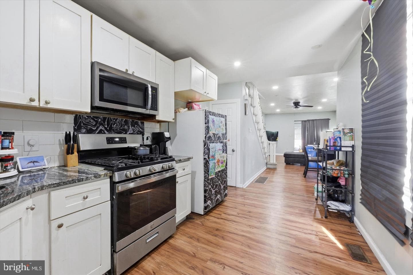 1121 E 11th Street photo 5