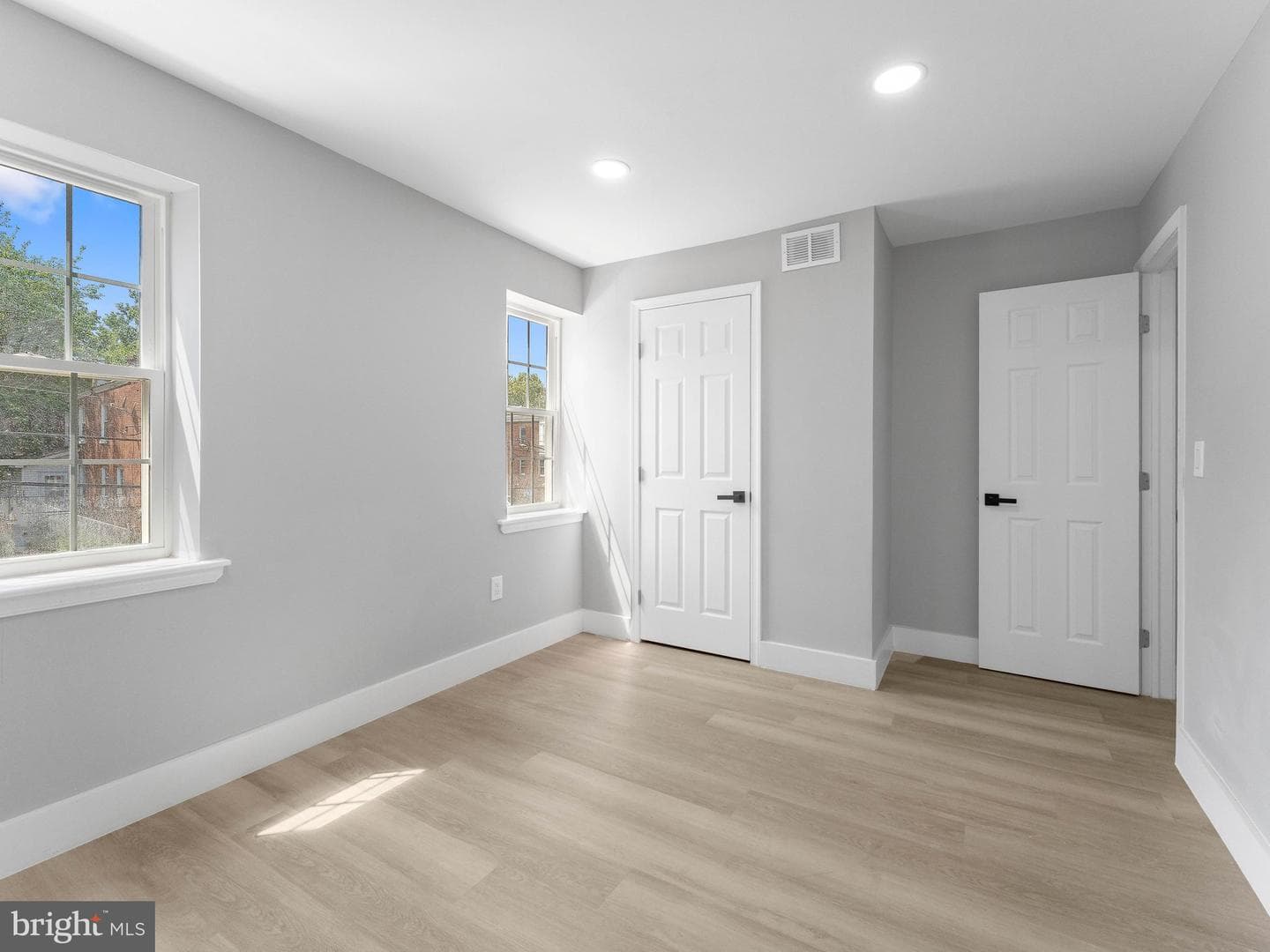 121 N 6th Street photo 13