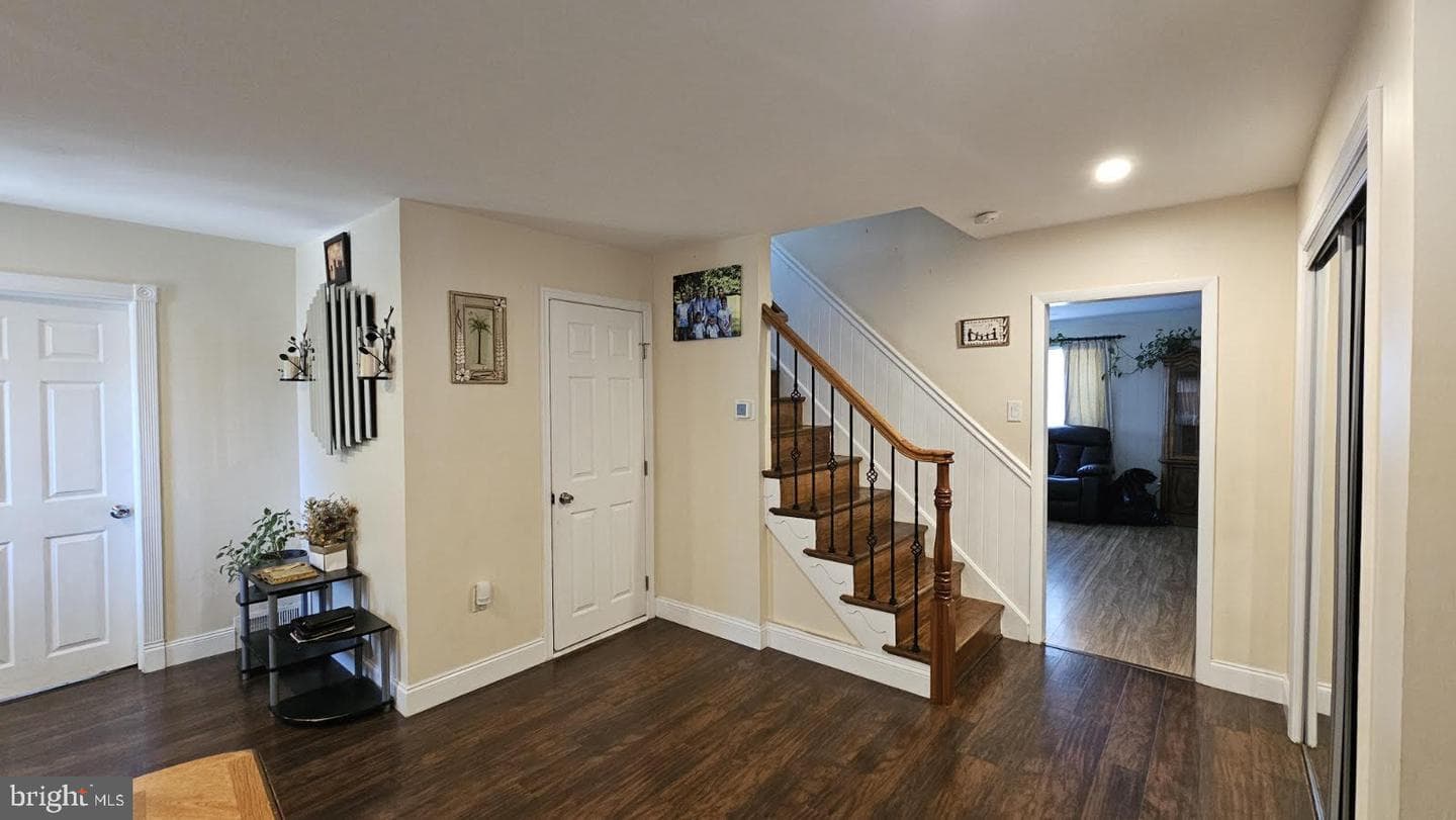 105 Scheivert Avenue photo 18