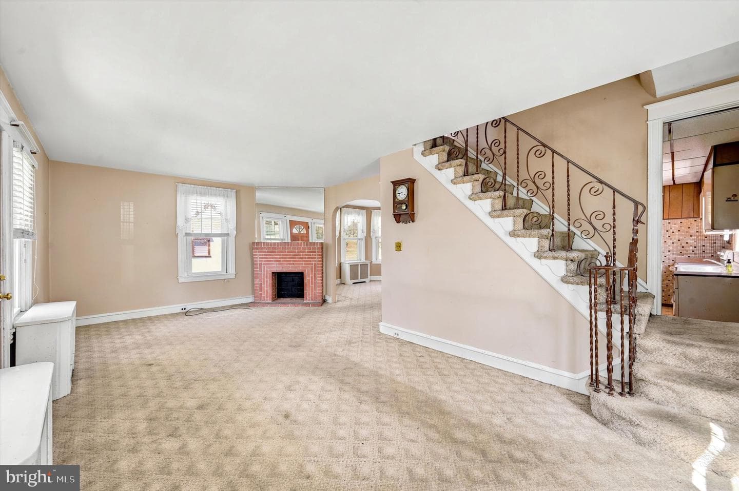 112 Ardmore Avenue photo 2