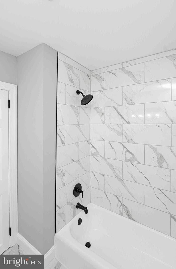 532 Lindsay Street photo 21