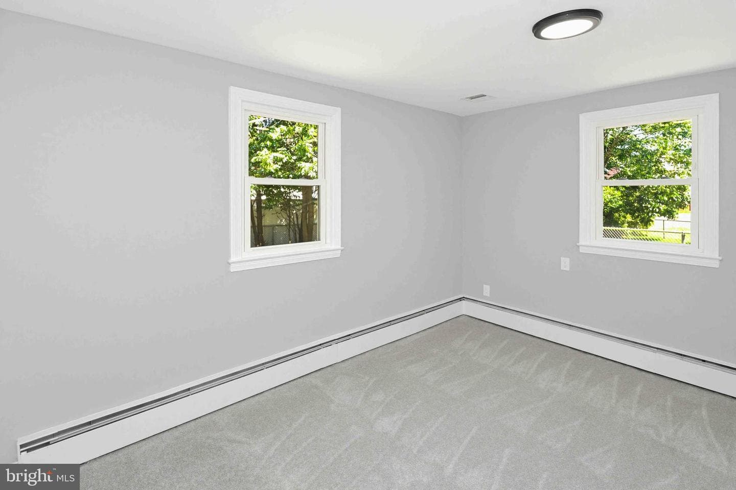 532 Lindsay Street photo 23