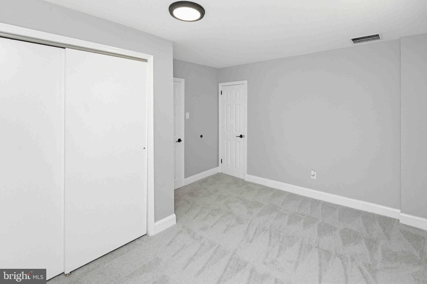 532 Lindsay Street photo 24