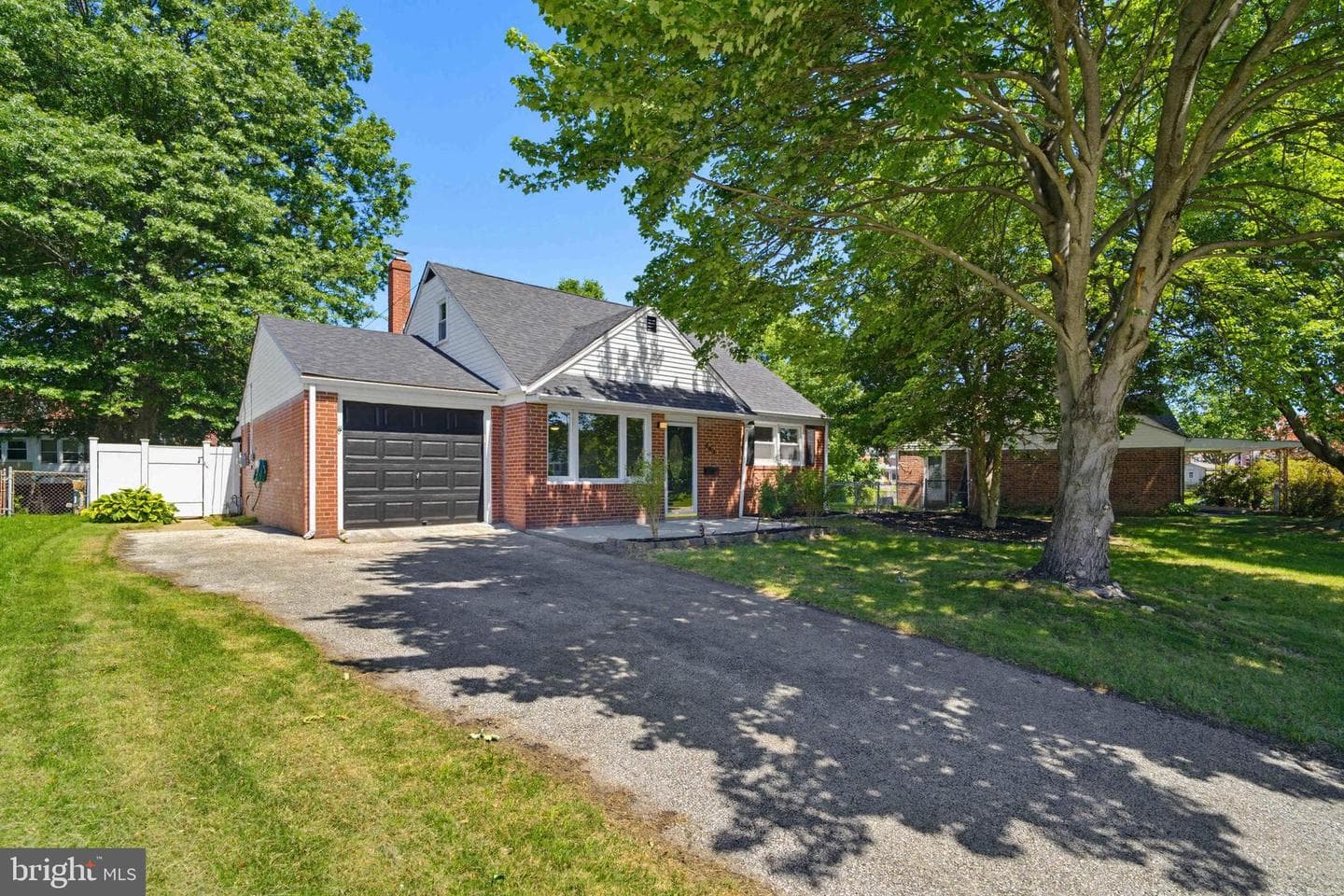 532 Lindsay Street photo 3