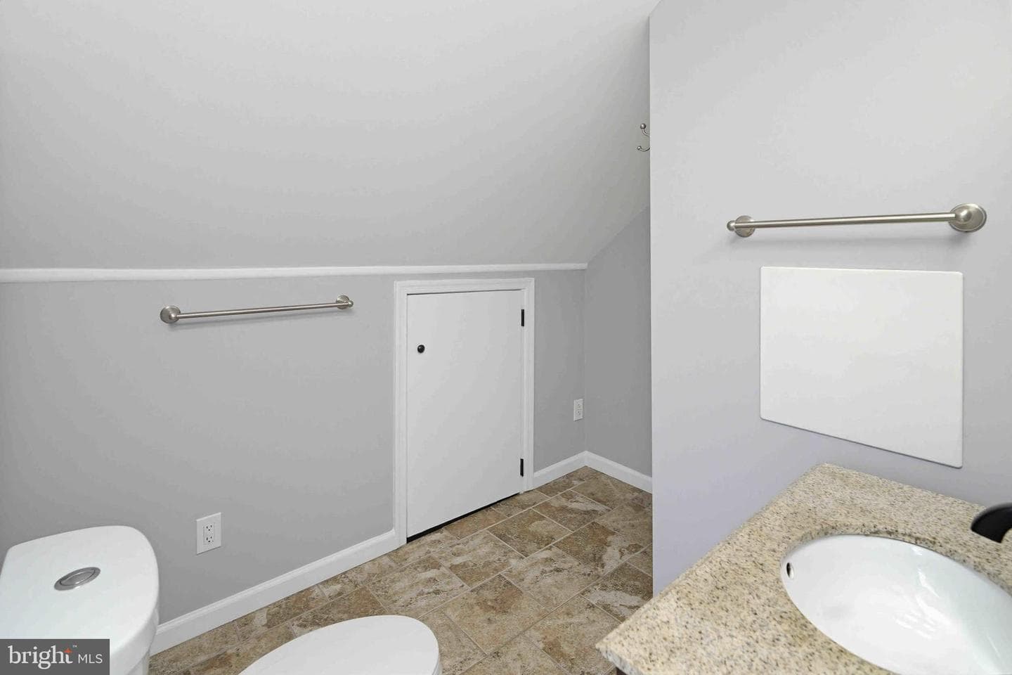 532 Lindsay Street photo 32