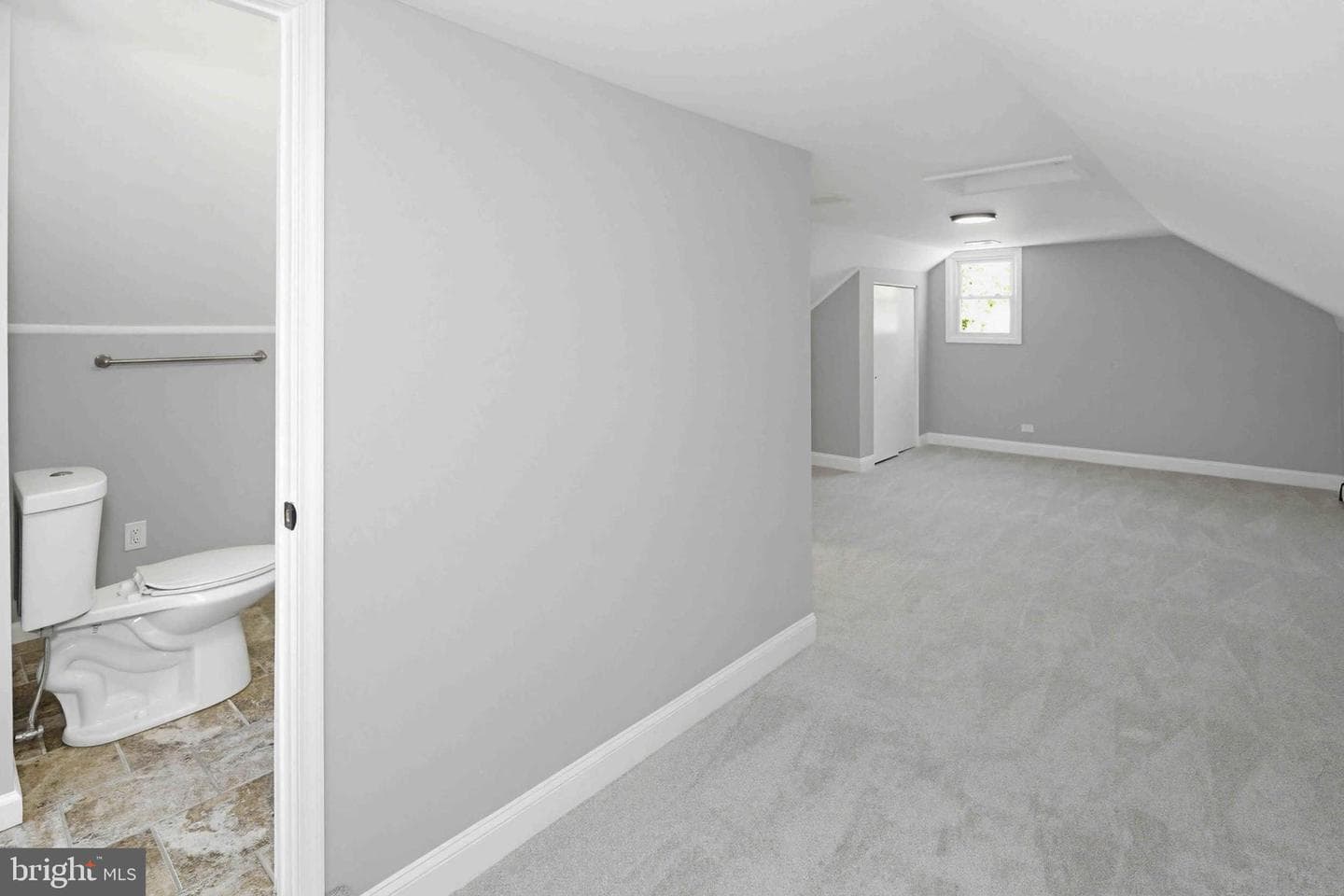 532 Lindsay Street photo 33