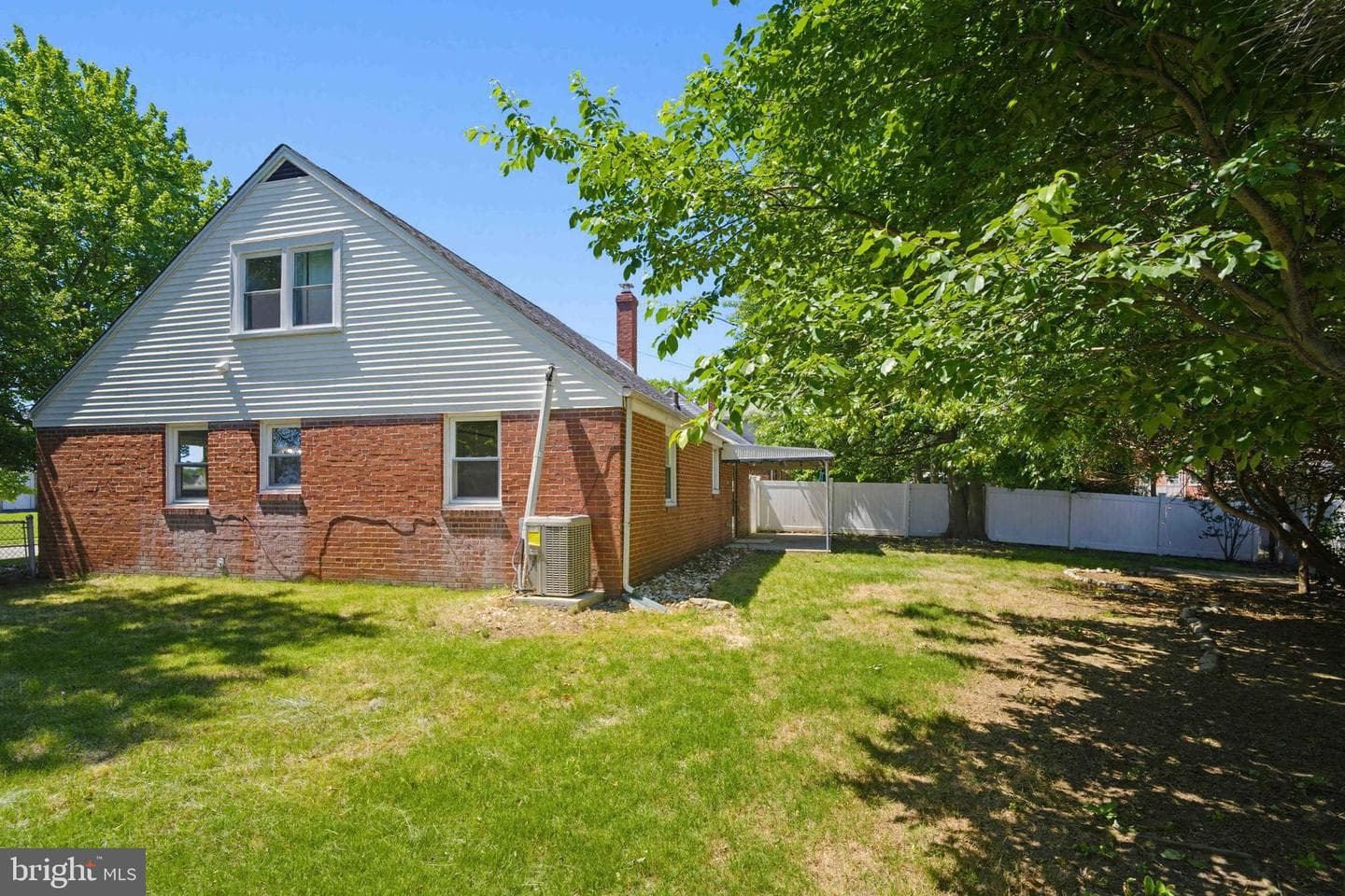 532 Lindsay Street photo 42