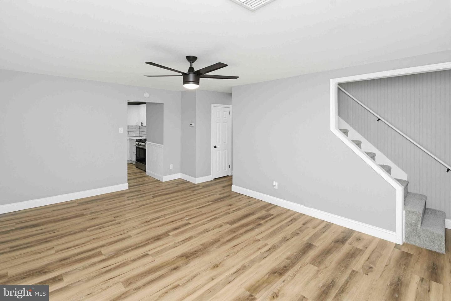 532 Lindsay Street photo 7
