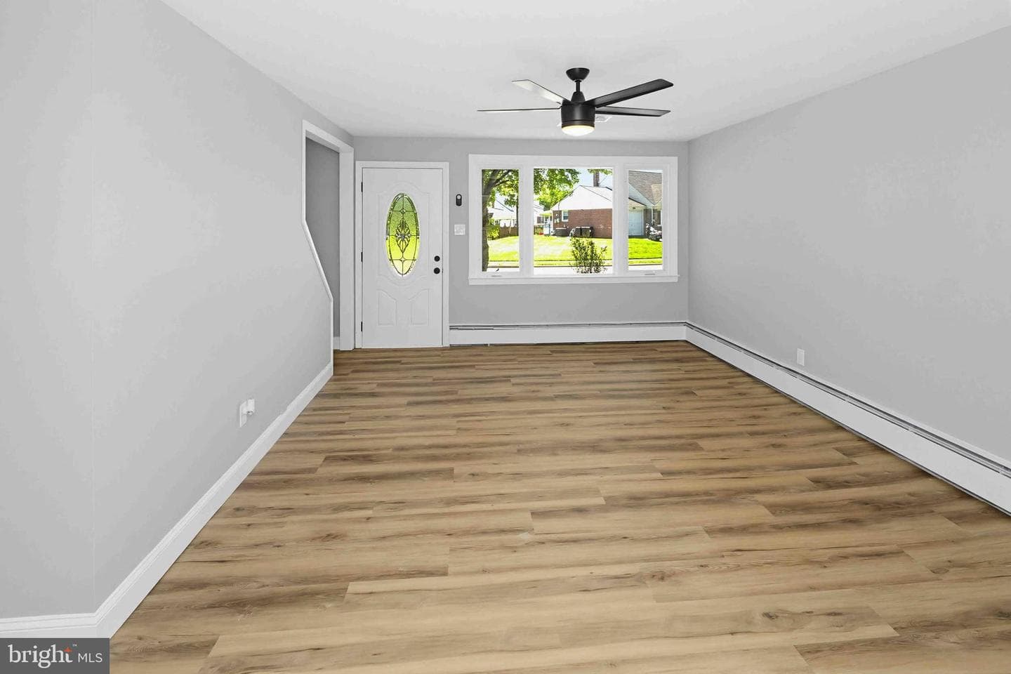 532 Lindsay Street photo 9