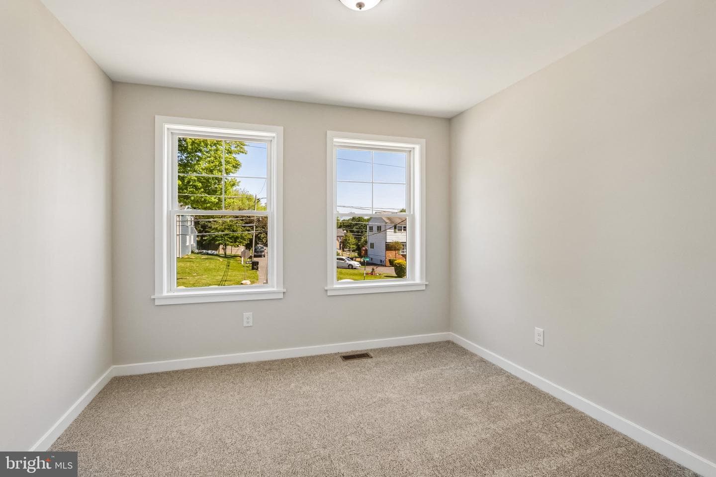 218 4th Avenue photo 35