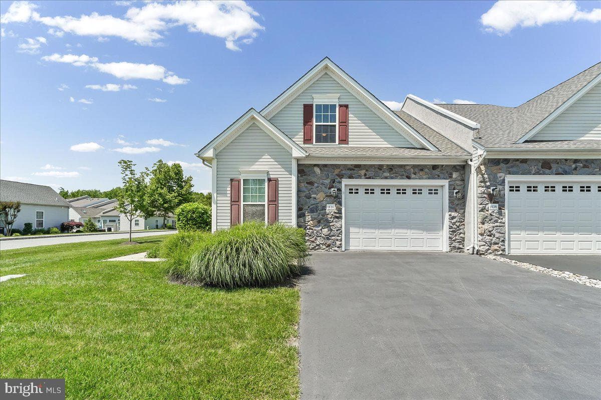 1636 Boxwood Road photo 3