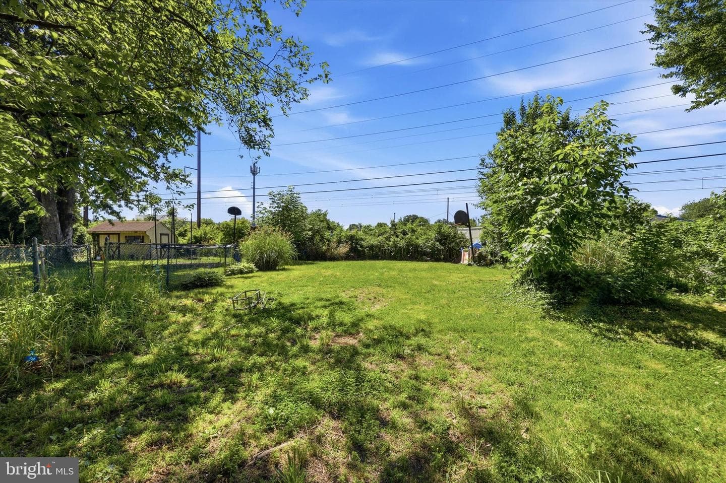 264 Maple Avenue photo 25