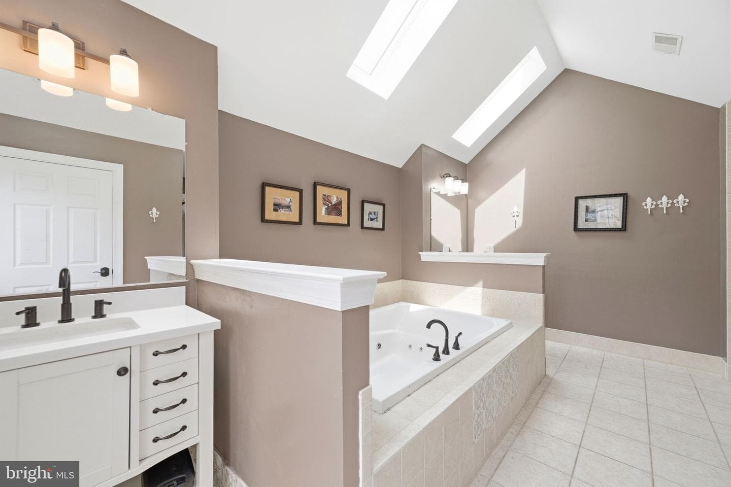 3219 Greystone photo 38