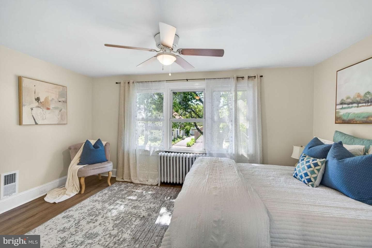 89 Saxer Avenue photo 14