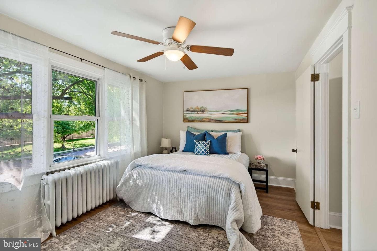 89 Saxer Avenue photo 15