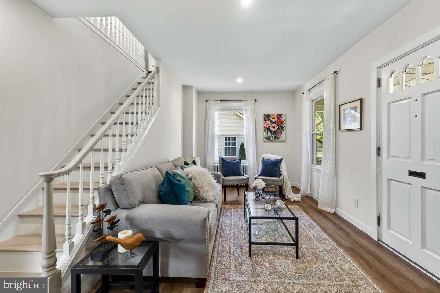 89 Saxer Avenue photo 4