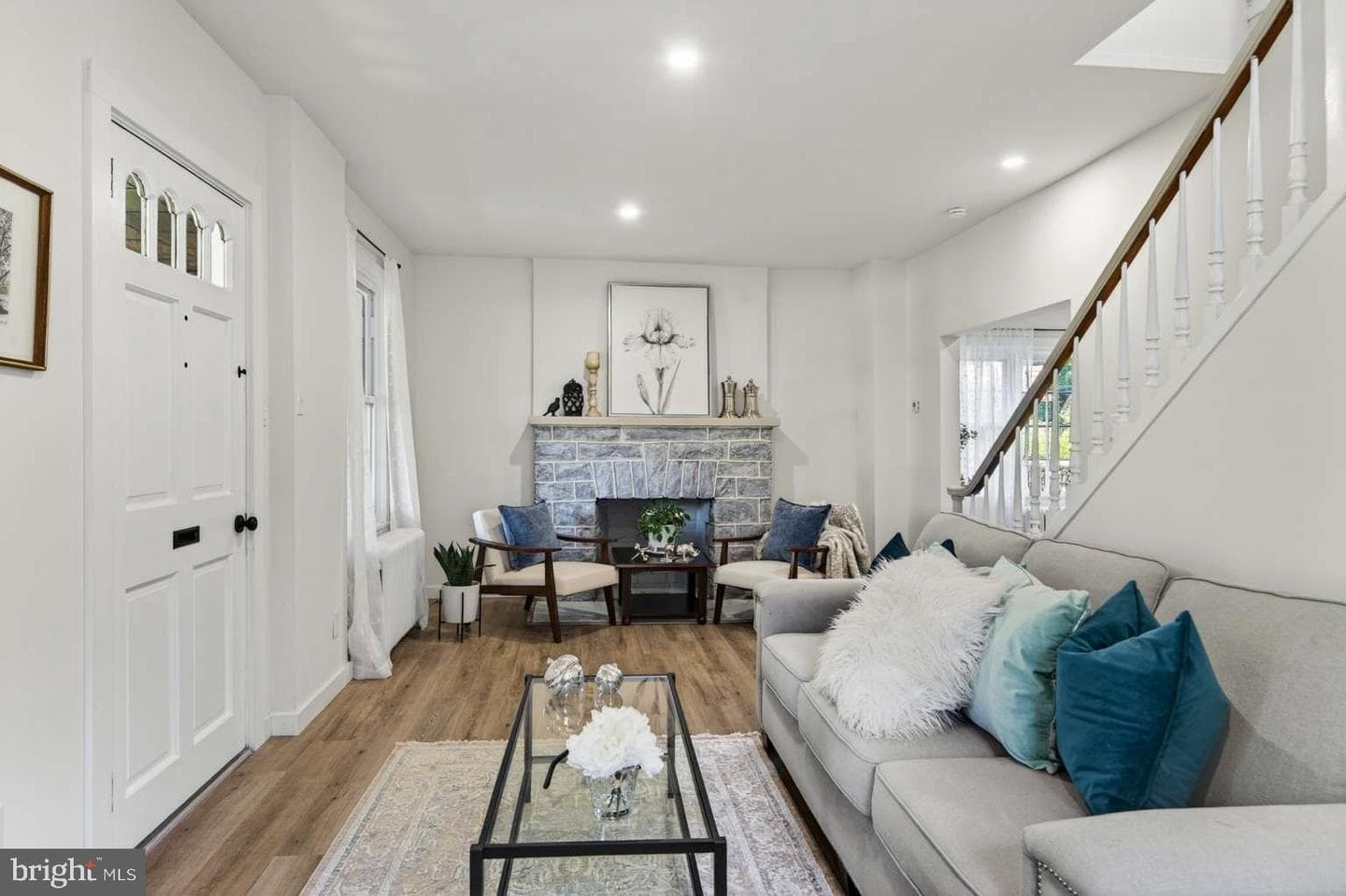 89 Saxer Avenue photo 5