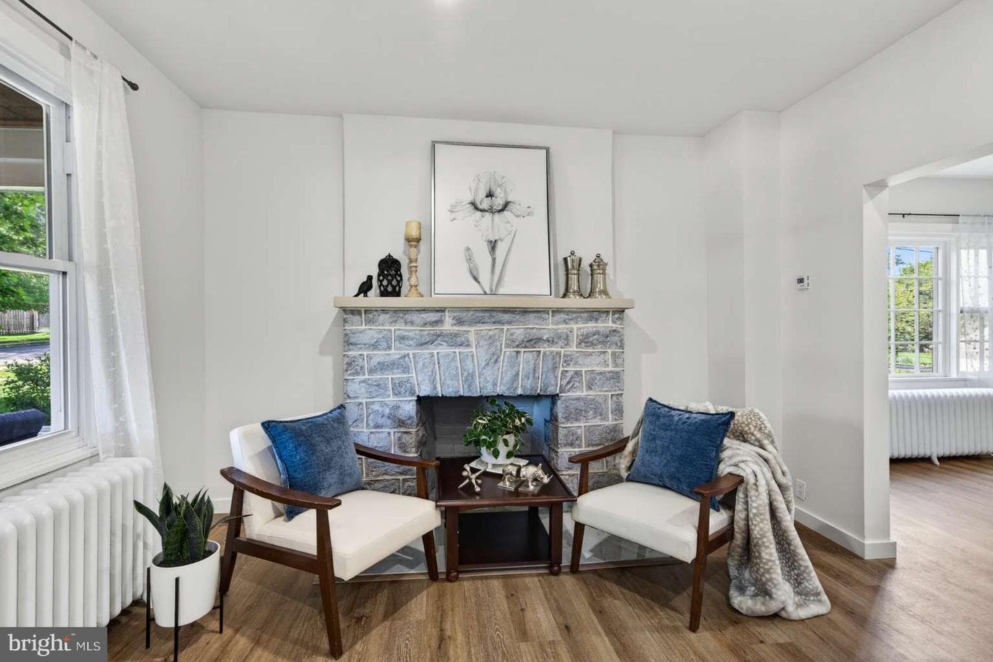 89 Saxer Avenue photo 6