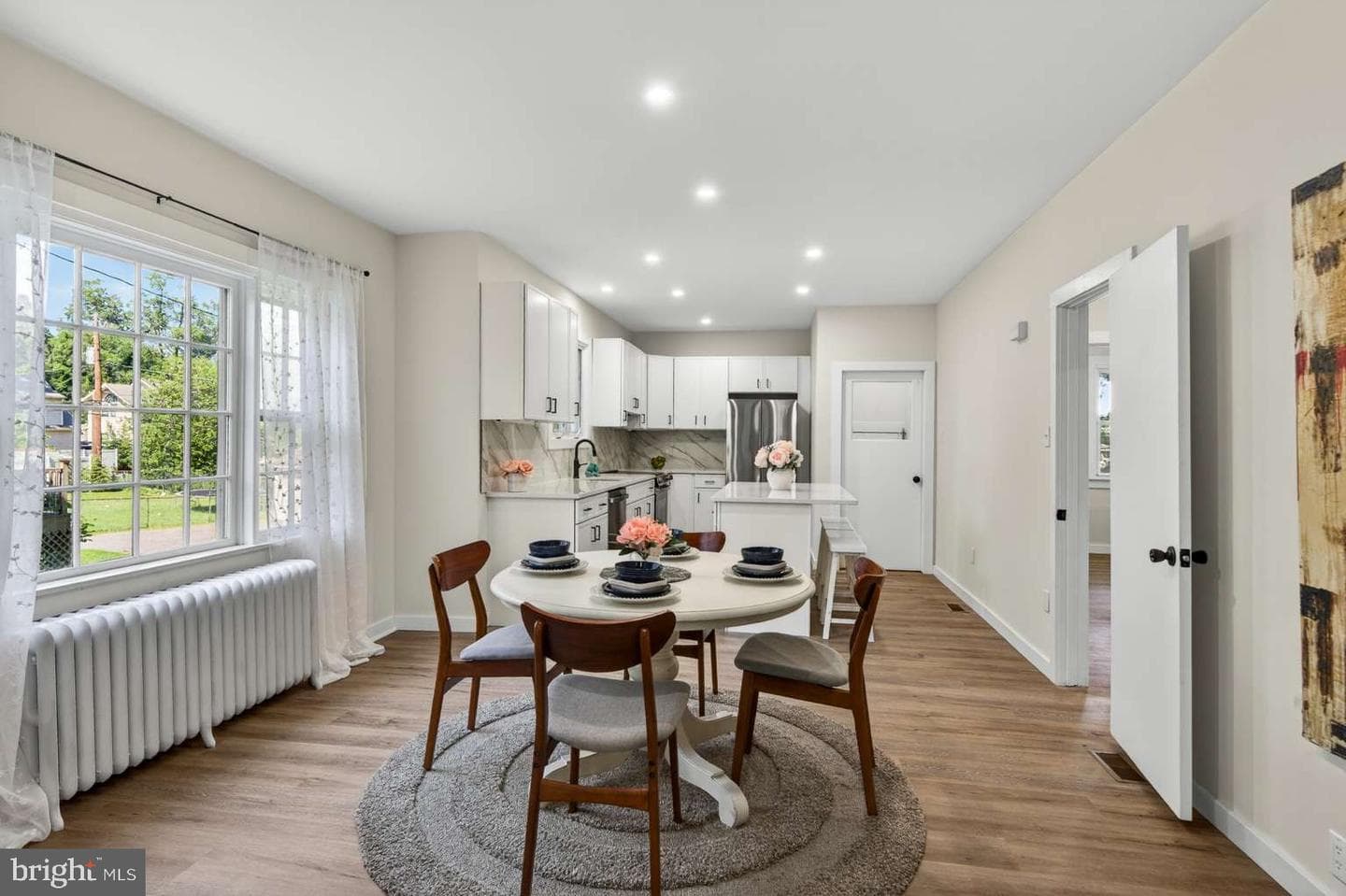 89 Saxer Avenue photo 7