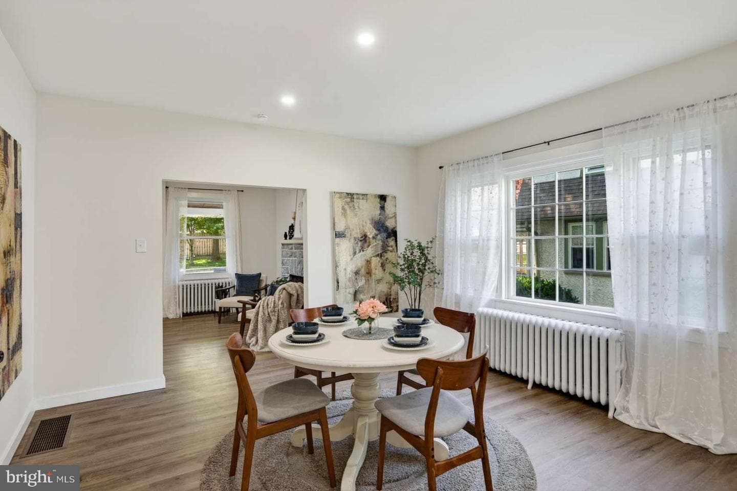 89 Saxer Avenue photo 8