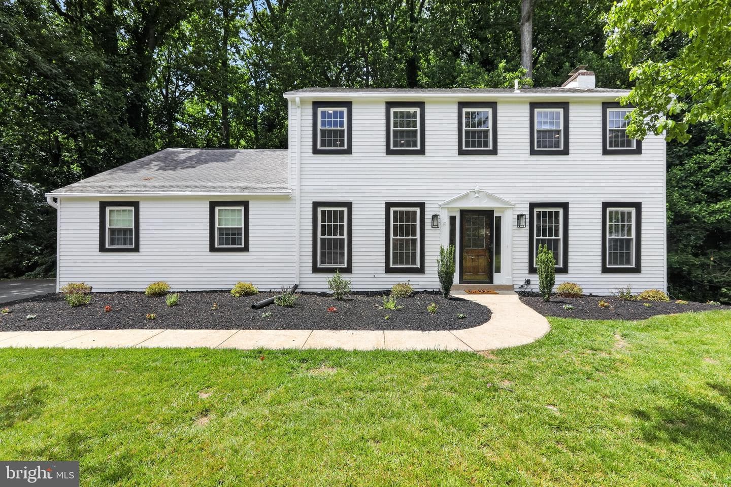 688 Meadowbrook Lane photo 7