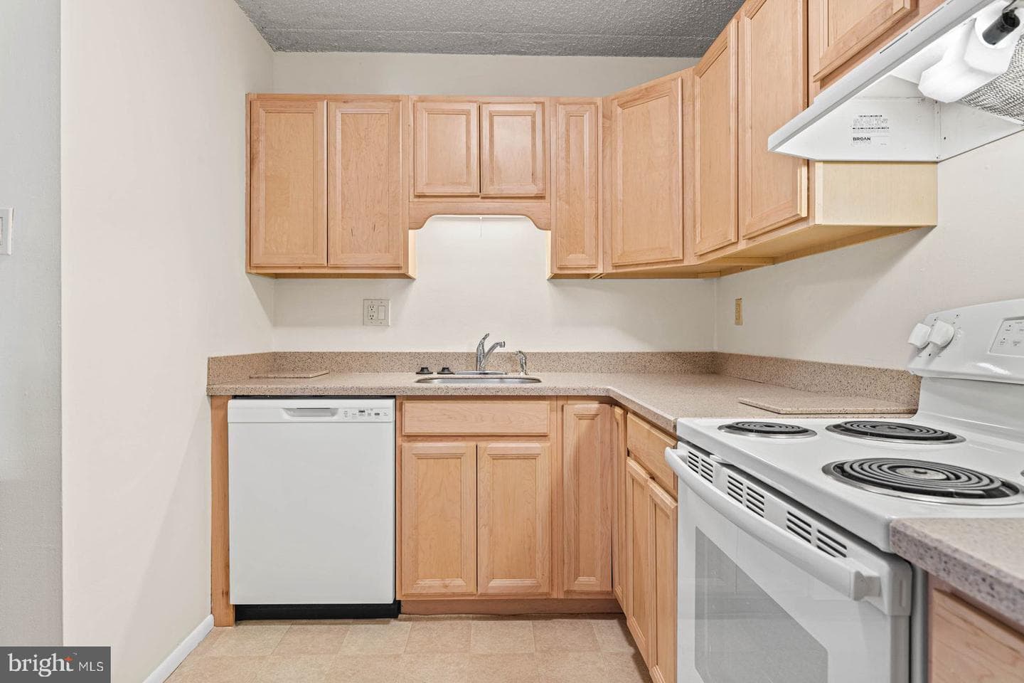 728-A Putnam Boulevard #15a photo 9